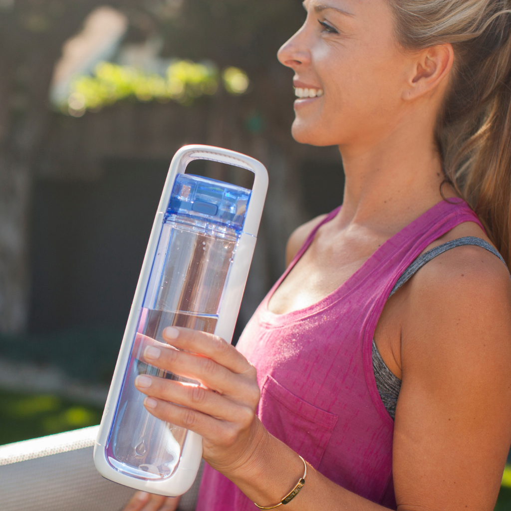 How to Clean a Reusable Water Bottle the Right Way